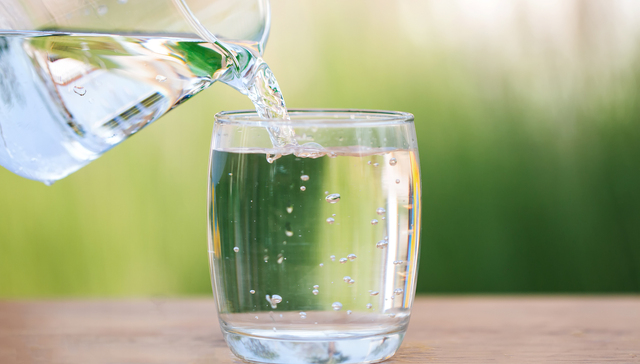 地方新闻精选 | 石家庄通报“一小区有住户泻吐疑饮用水被污染”，甘肃省加快推进农村寄递物流体系建设