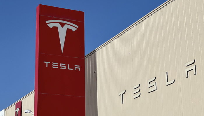 电厂 | 特斯拉宣布裁员超过10% Robotaxi会成为救命稻草吗？