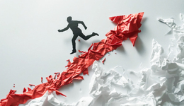 又現(xiàn)高位套現(xiàn)，“資本大佬”方秀寶要清倉，五連板春光科技提示股價大跌風(fēng)險