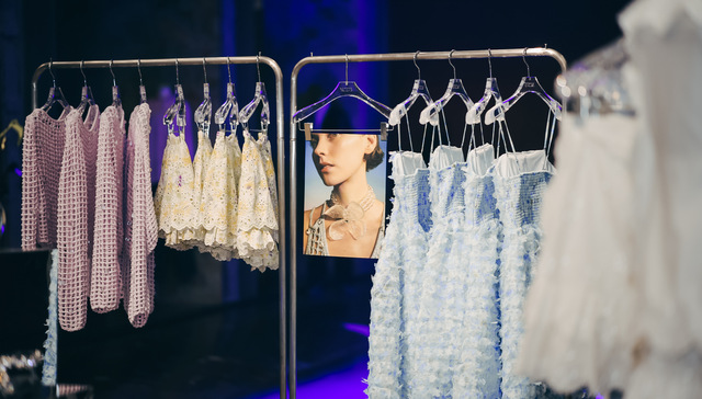 & Other Stories与中国设计师联名，ASICS明星鞋款全新配色｜是日美好事物