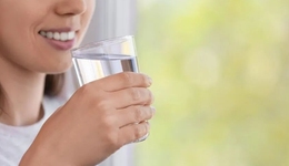 進階的補水產(chǎn)品，能為喝水生意添多少“養(yǎng)分”？