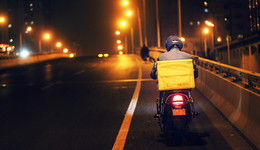 从送快递到开出租，基层非虚构形成出版热潮？| 世界读书日