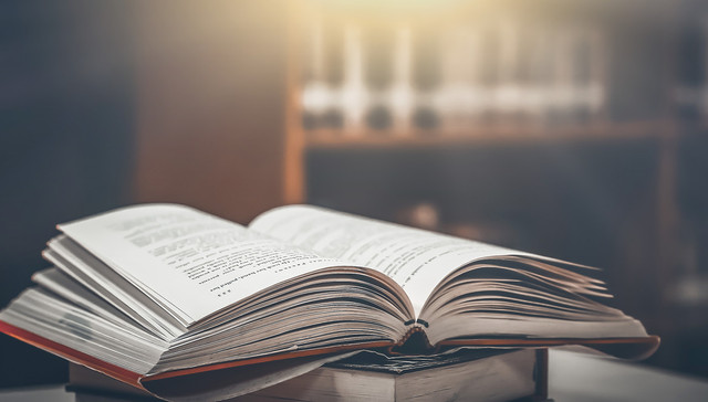 笑是一种掩饰，也是另一种沉默｜一周新书推荐