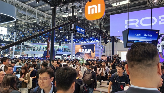 小米汽车公布最新锁单和交付情况，雷军现场发出求贤令｜2024北京车展