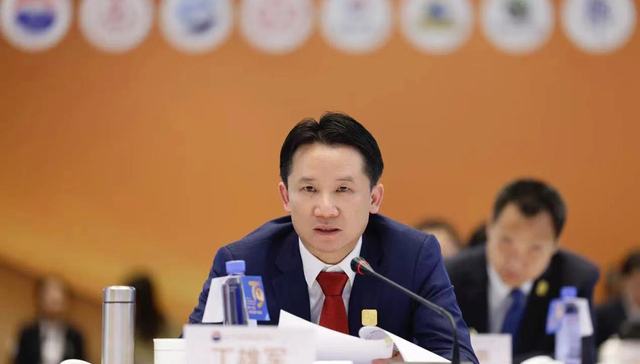 茅台换帅：丁雄军掌舵期间茅台试水多元化，老将张德芹回归