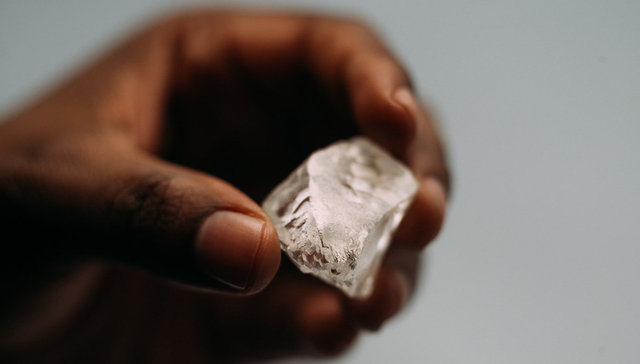 钻石卖得不好，戴比尔斯可能要被卖了