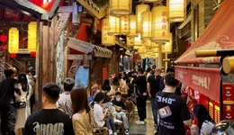 预定爆满、增加备货、延长营业……五一临近，餐饮市场持续升温