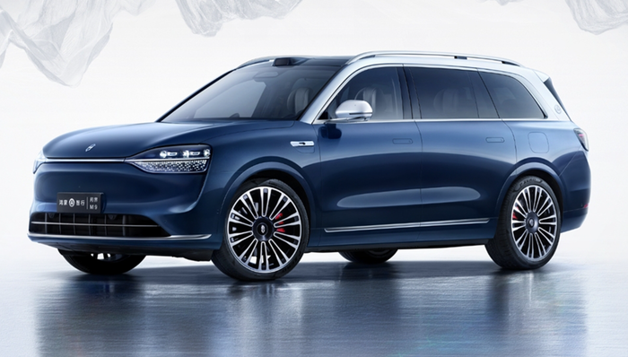 传统豪华加科技豪华，赛力斯要做汽车新豪华领航者