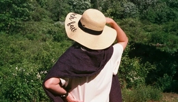 山寨、暴利、虛標亂象頻發(fā)：花活越整越多的防曬衣市場，背后套路有多深？