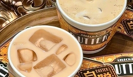 乐乐茶“烟感”新品刷屏，上游也在推，鸭屎香后又一爆款茶底？