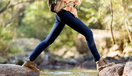 年轻人捧热轻徒步，主打社交与治愈