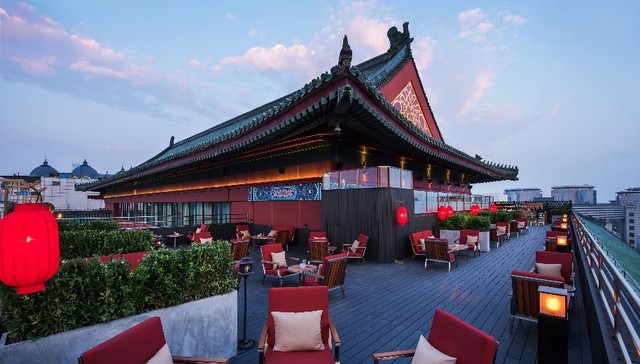 王府半岛酒店雲景廊今夏回归，五色特调鸡尾酒漫享云端 ｜ 美味上新