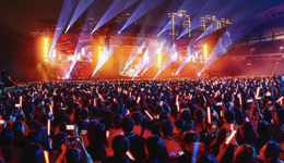 演唱会新风：允许部分歌手闭麦，让观众先唱