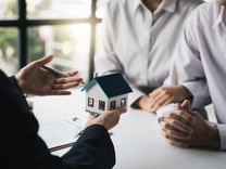 盘前机会前瞻|杭州、西安全面取消限购，楼市政策加速松绑，房地产板块迎来配置机会（附概念股） 