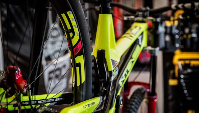 始祖鸟母公司彻底放弃自行车业务