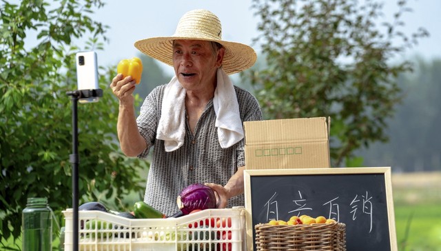 中国邮政为何爱上了“卖菜送菜”？