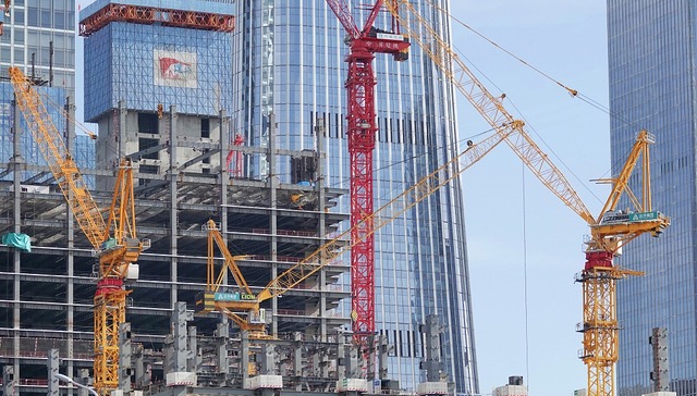 贷款增长放缓有三大原因，要转变片面追求规模的传统思维