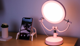 直播电商三巨头首破100亿