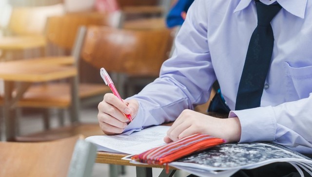 直通部委 | 今年“三支一扶”计划拟招毕业生超3万 上月我国新能源汽车产销量同比增长均超30%