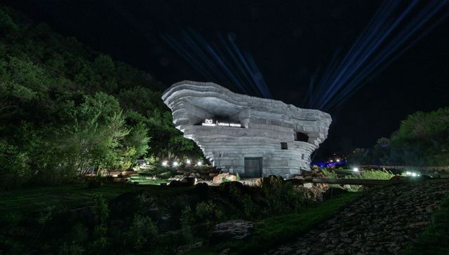 Bottega Veneta三里屯新店揭幕，UR阿那亚山谷秀｜是日美好事物