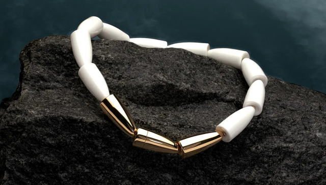 卡地亚母公司从古驰母公司手里抢了一个品牌