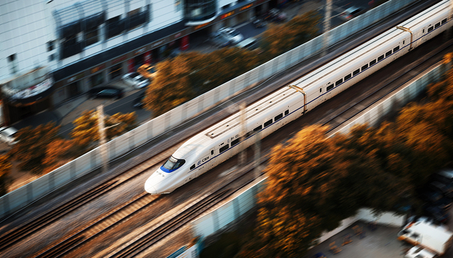 穿越广东5座城市的“湾区大号地铁”来了，将采用公交化运营