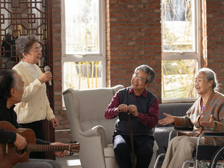 “托幼”变“托老”，背后是万亿银发经济