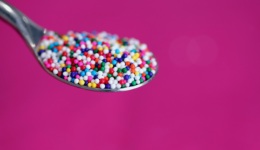 【专访】徐贲：社交软件与手机游戏是当代“马戏团”，加剧人的自满和冷漠