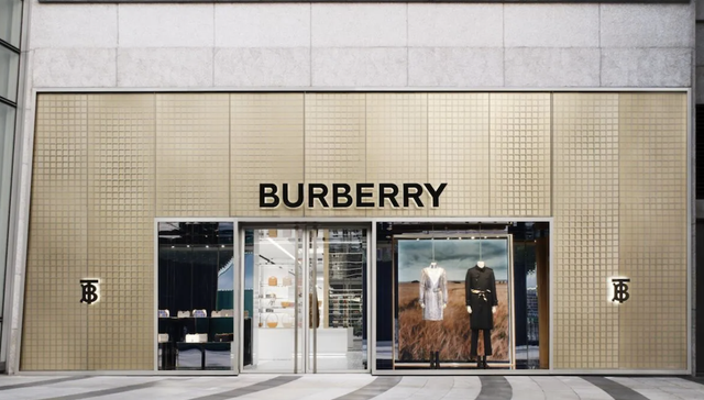 Burberry跌跌不休，明星设计师也没法拯救它