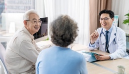 社區(qū)可提早5天預(yù)約專家號，上海全面實施二三級醫(yī)院門診號源優(yōu)先向基層開放