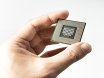 研報新知|“玻璃基板”概念橫空出世，未來或?qū)⑷〈袡C材料基板，這家企業(yè)相關(guān)產(chǎn)品已批量生產(chǎn)