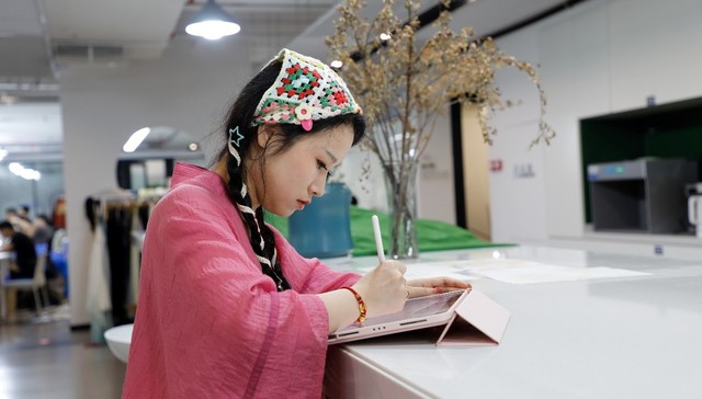 新中式出圈背后：那些披床单扮公主的小女孩长大了