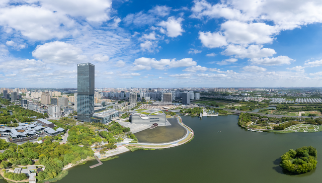 嘉定新城,汽车“新四化”,集成电路,生物医药,引领性产业,联影Town,上海械谷,五个新城
