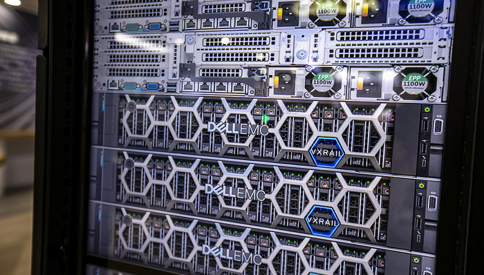 预测利润不及市场期望，戴尔股价跌近18%