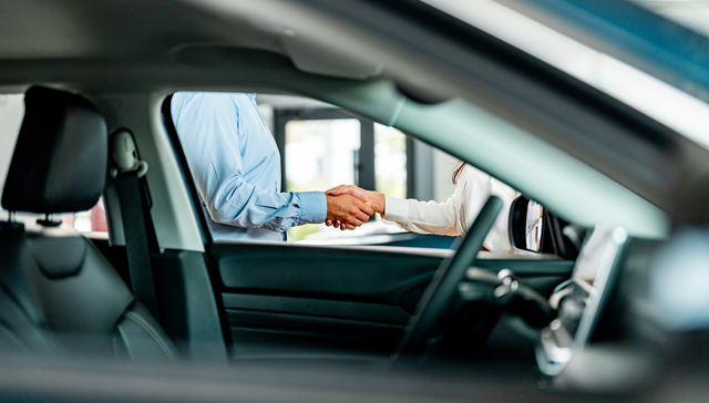 造车新势力推出零首付等优惠政策吸引消费者下单