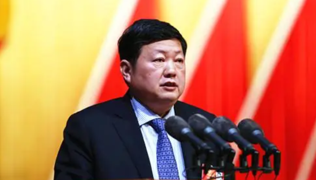 纵容儿子搞“衙内腐败”，长沙市政协原主席范小新被开除党籍