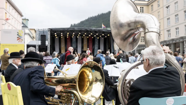 72年间，艺术节如何改变一座挪威古城？