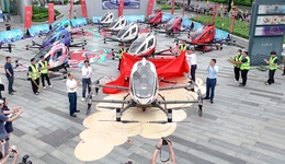 全球首架直播间成交“空中的士”在广州交付，率先切入空中游览场景