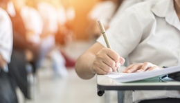 地方新聞精選 | 海南回應(yīng)高考語文卷未發(fā)條形碼 讀者集團(tuán)原董事長吉西平被查