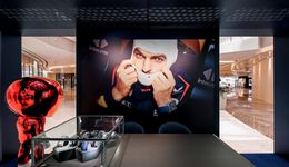 泰格豪雅向中国年轻人卖表，却想先讲赛车故事