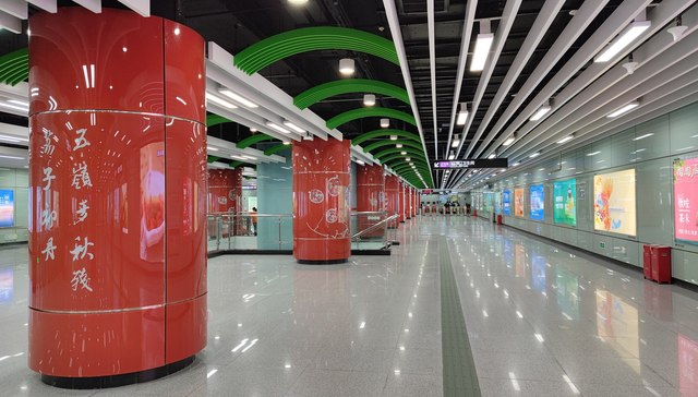 广州地铁广告“出圈”：从晒简历到庆祝生日，需求量明显攀升