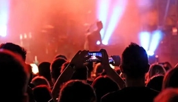 收门票候补费、退费要出死亡证明：争议不断的“大麦网”，每月狂赚1个亿