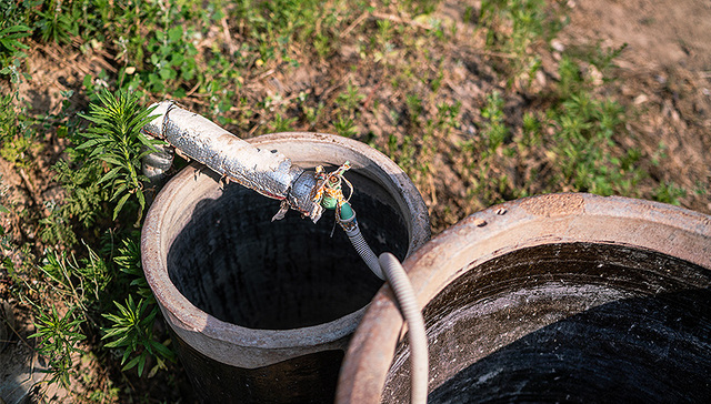 【口述】我在旱季里免费帮村民打输水孔