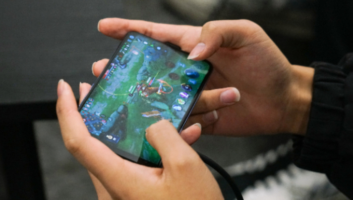 星竞威武,上市,何猷君,电竞产业,