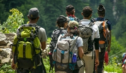 户外装备炒成理财产品，年轻人高攀不起了？