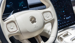 小米SU7流量潑天，富貴卻被蔚來接住了