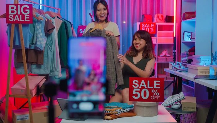 电厂 | 今年618，总裁都去直播间