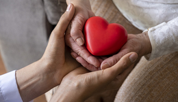 凯博文：医疗系统的核心应该是照护，而不是利润 | 专访