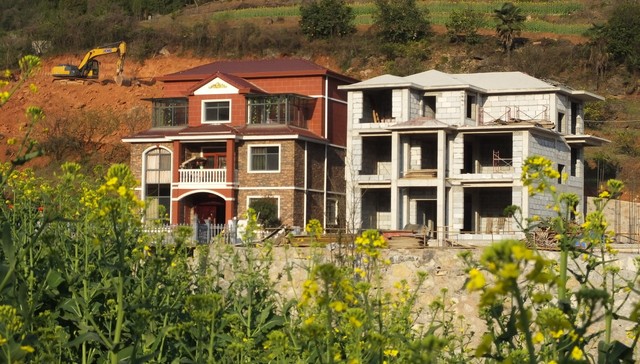 鼓励放弃、退出农村宅基地进城购房，多地出台新政去库存