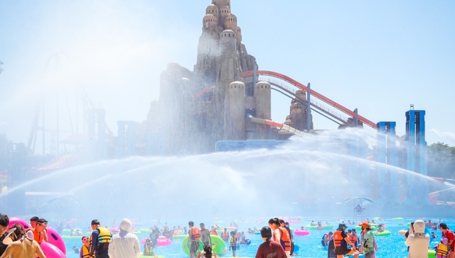 欢乐谷上新“玛雅海滩”水公园，华侨城开启北京水陆双园互娱模式